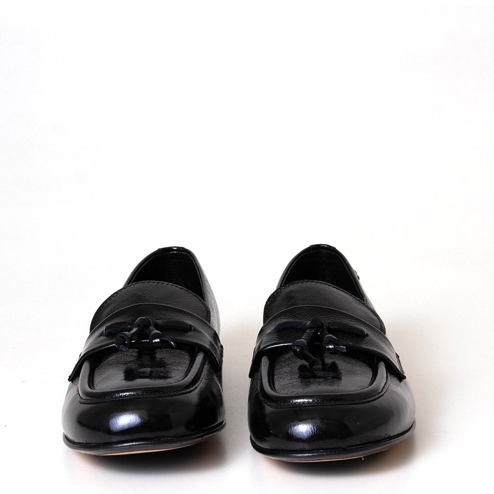 Alexander Hotto 66601 Aurelia. Women's black leather flat loafer.