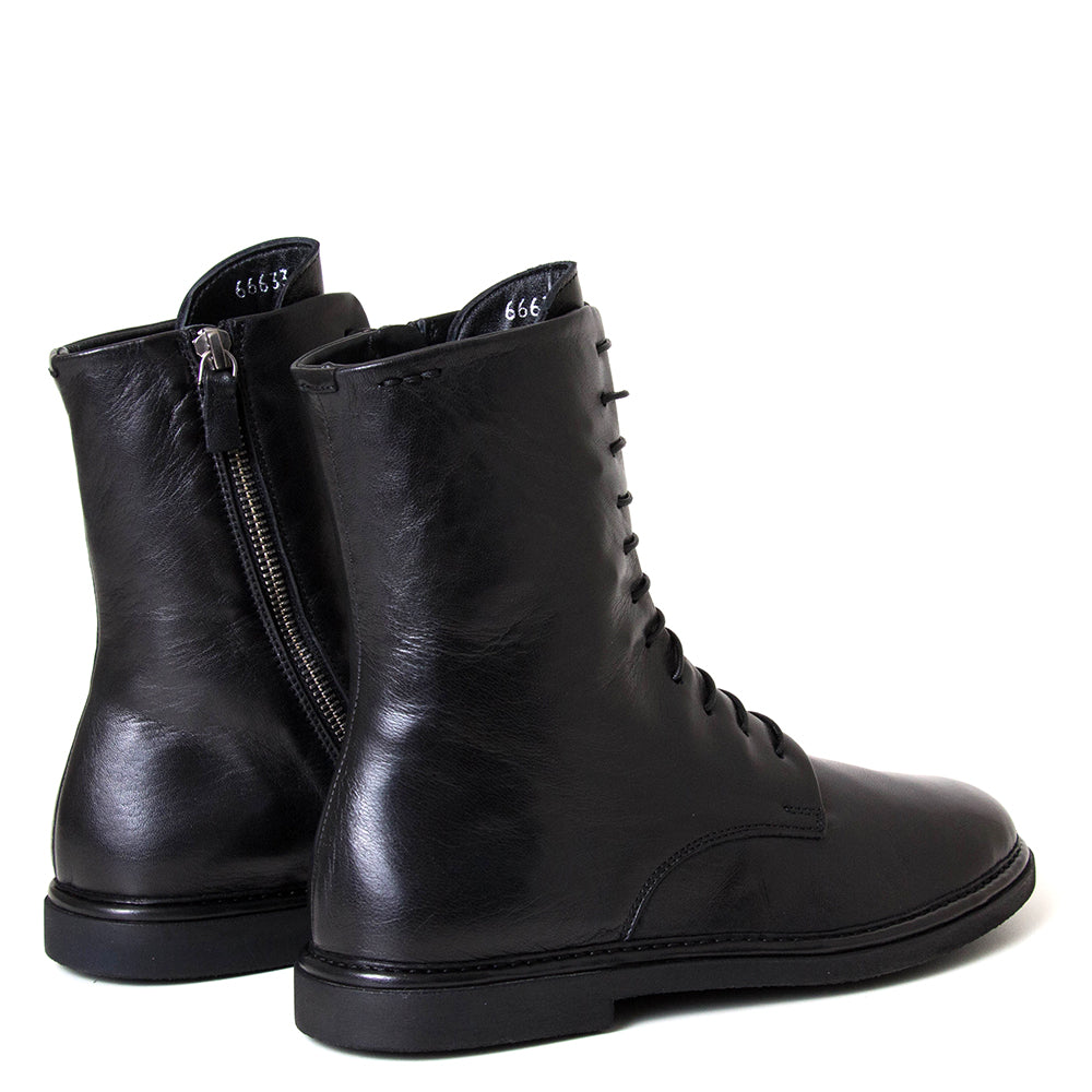 Alexander Hotto 66633 Freya. Women's flat lace-up black leather boot.