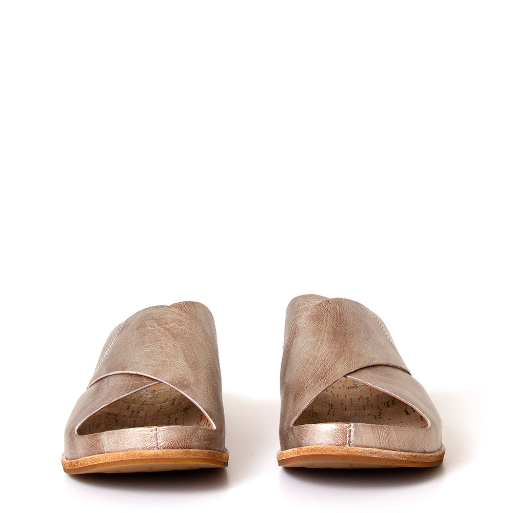 KorkEase Tutsi CrossBand. Women's platform slide in light gold