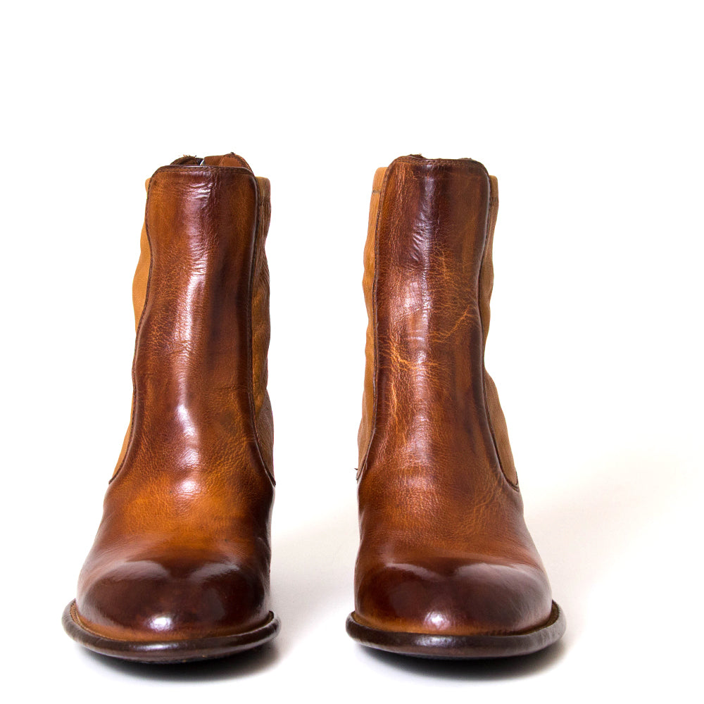 Lemargo Ap06a. Women's heeled ankle boot in cognac leather. Made in Italy.