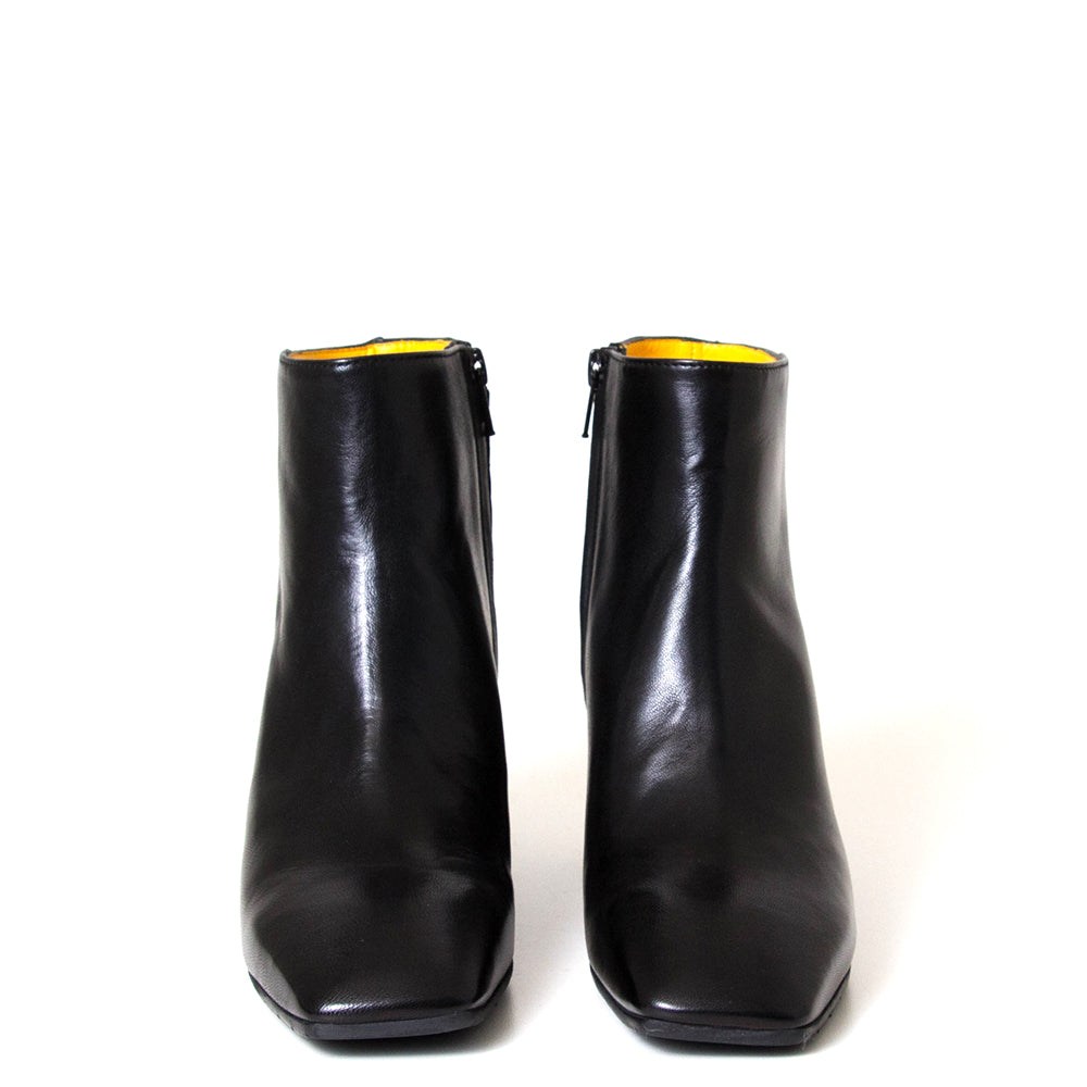 Mara Bini Zaira TR T242. Women's 2¼ inch heel black leather boot.