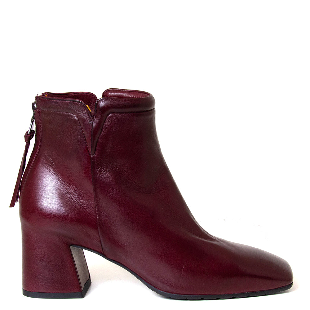 Mara Bini Zaira TR T244. Women's 2¼ inch heel wine leather boot.