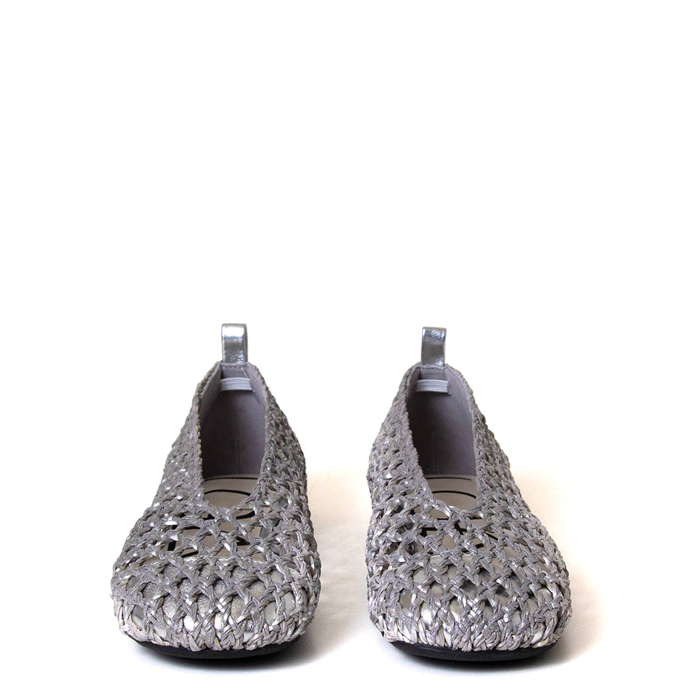 Holes Women's Woven Leather Flat