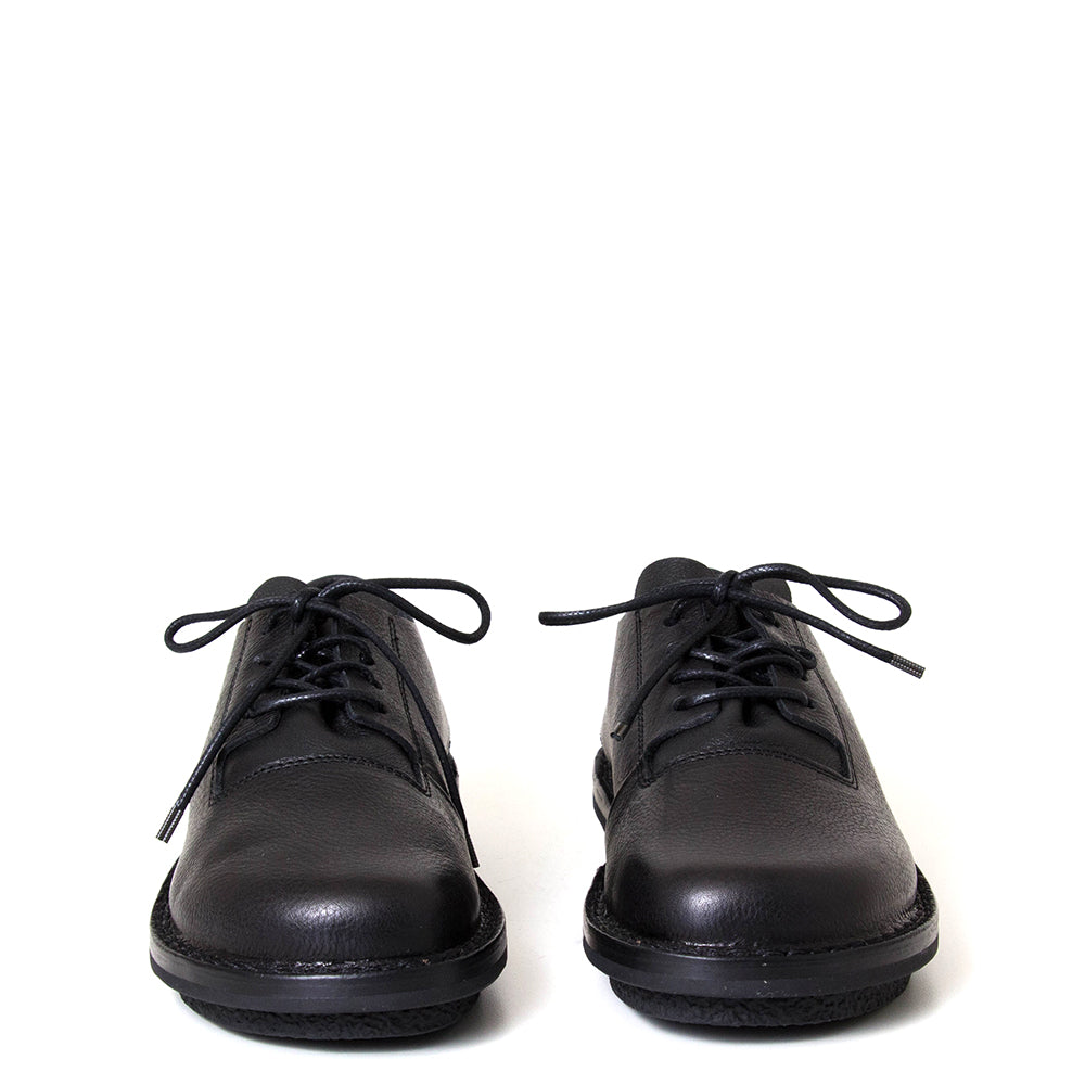 Trippen Insight. Women's black leather lace-up shoe. Made in Germany.