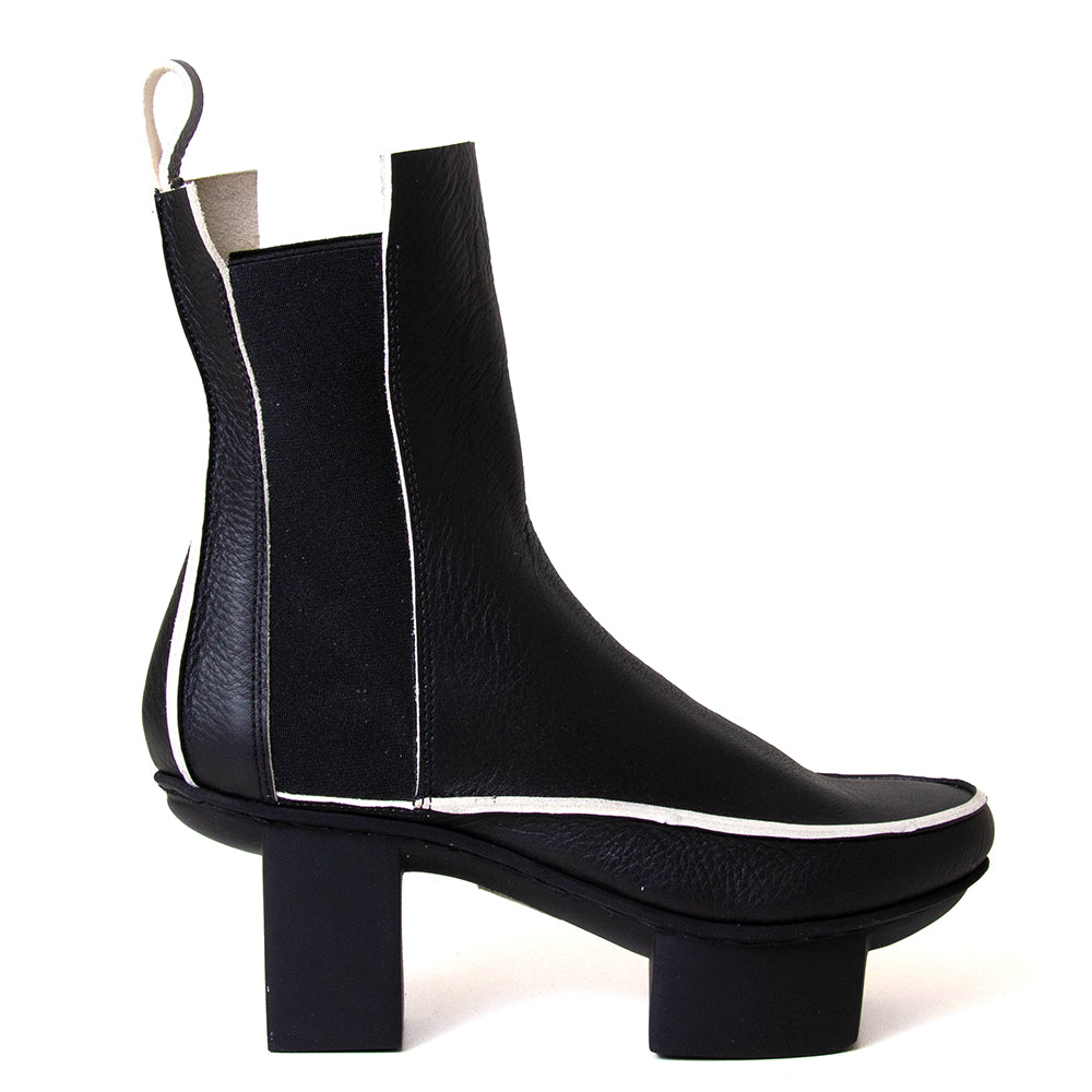 Turbine Women's Leather Chelsea Boot