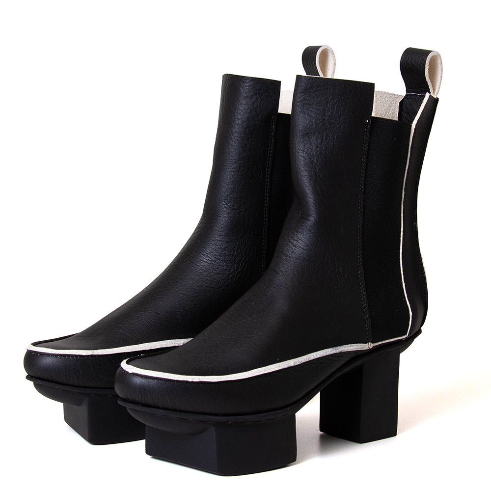Turbine Women's Leather Chelsea Boot