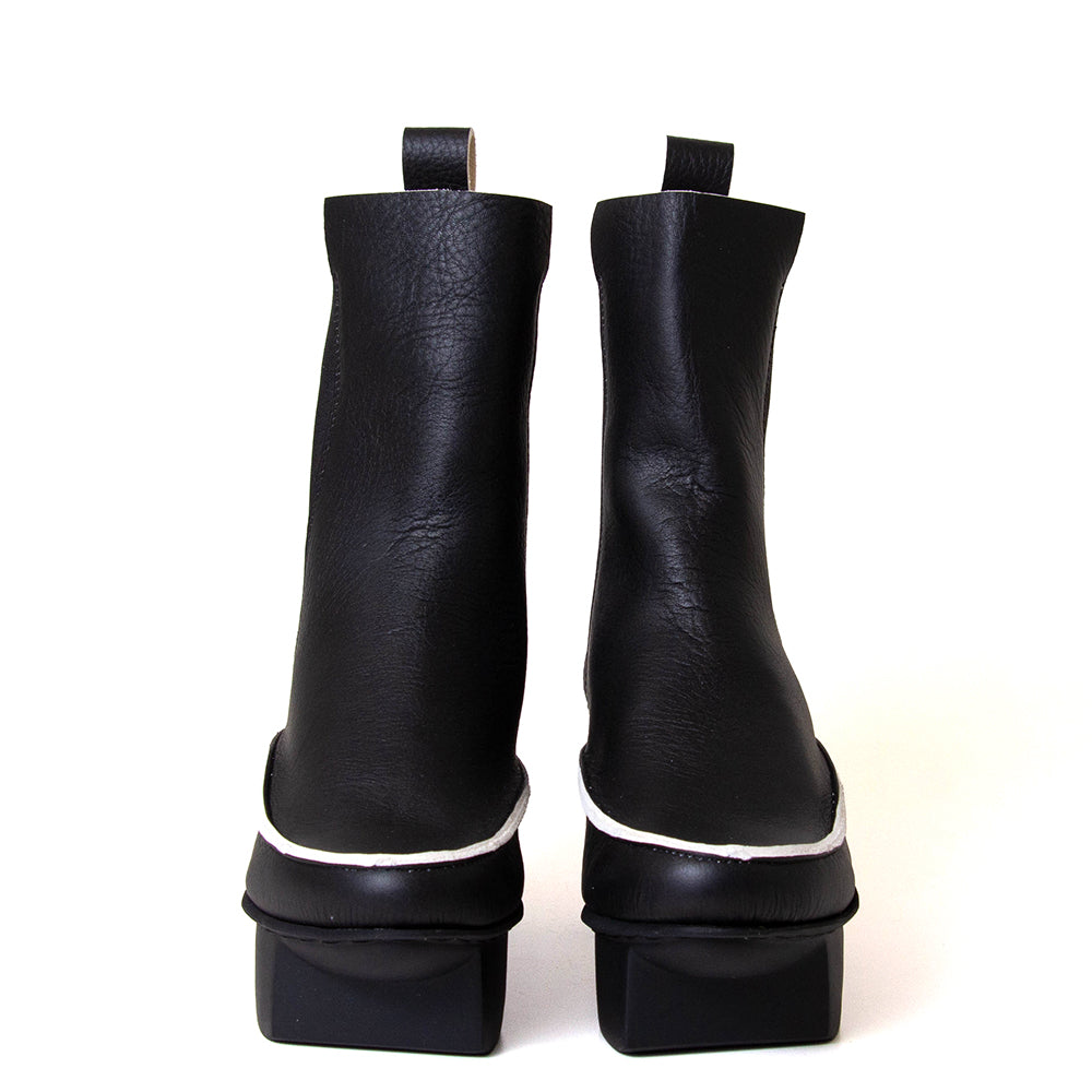 Turbine Women's Leather Chelsea Boot