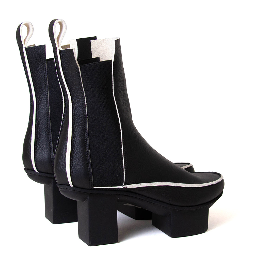 Turbine Women's Leather Chelsea Boot