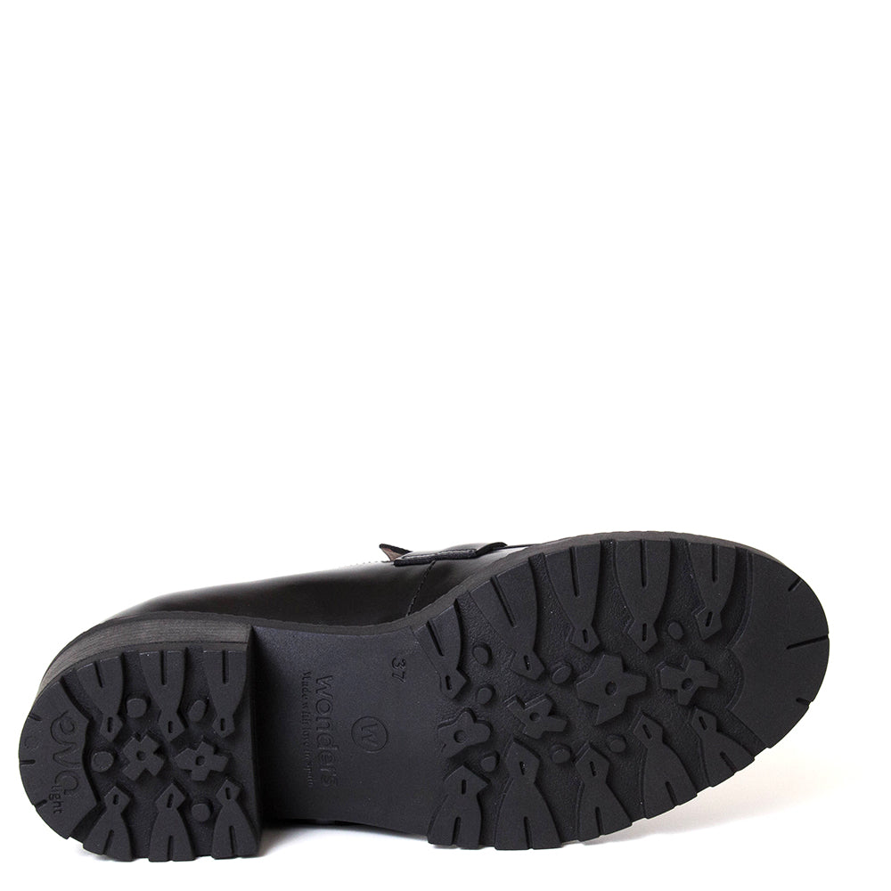 Wonders D-1401 Eclipse. Women's black leather 2"heel loafer pump.