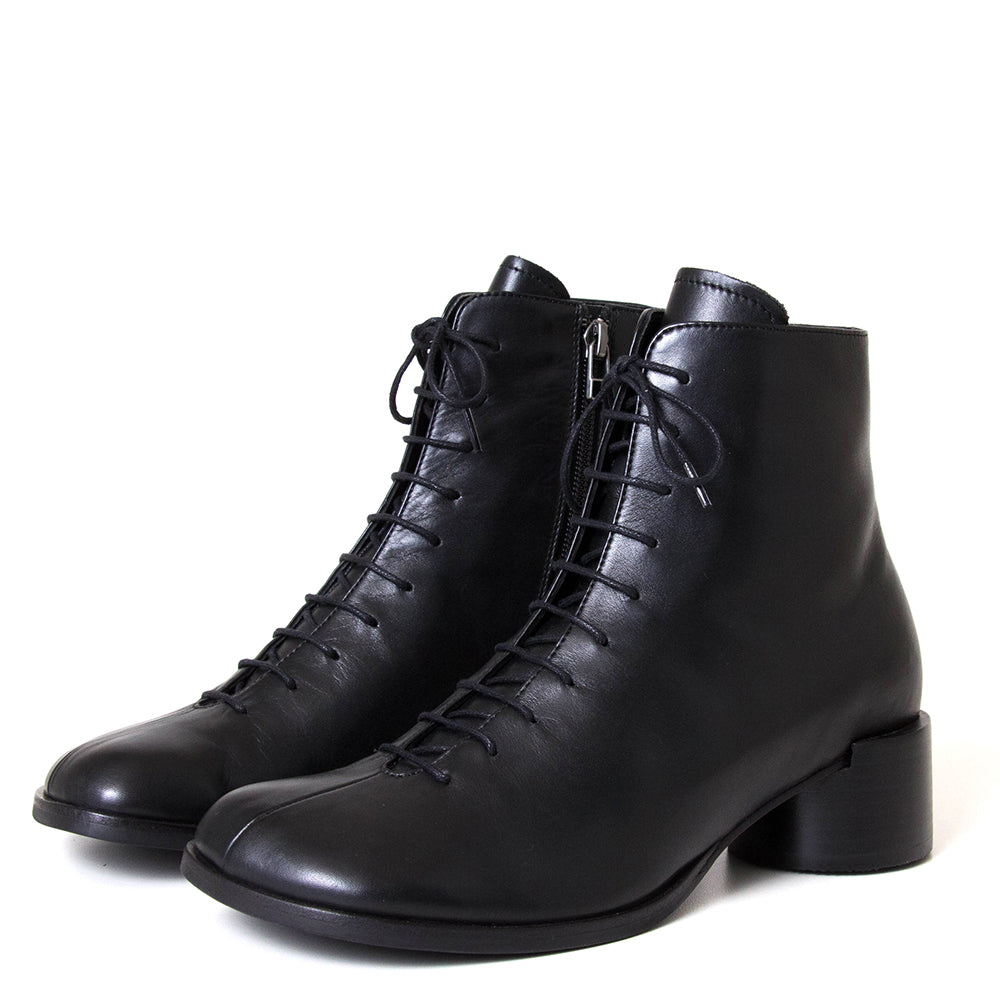 Sora Women's Leather Boot