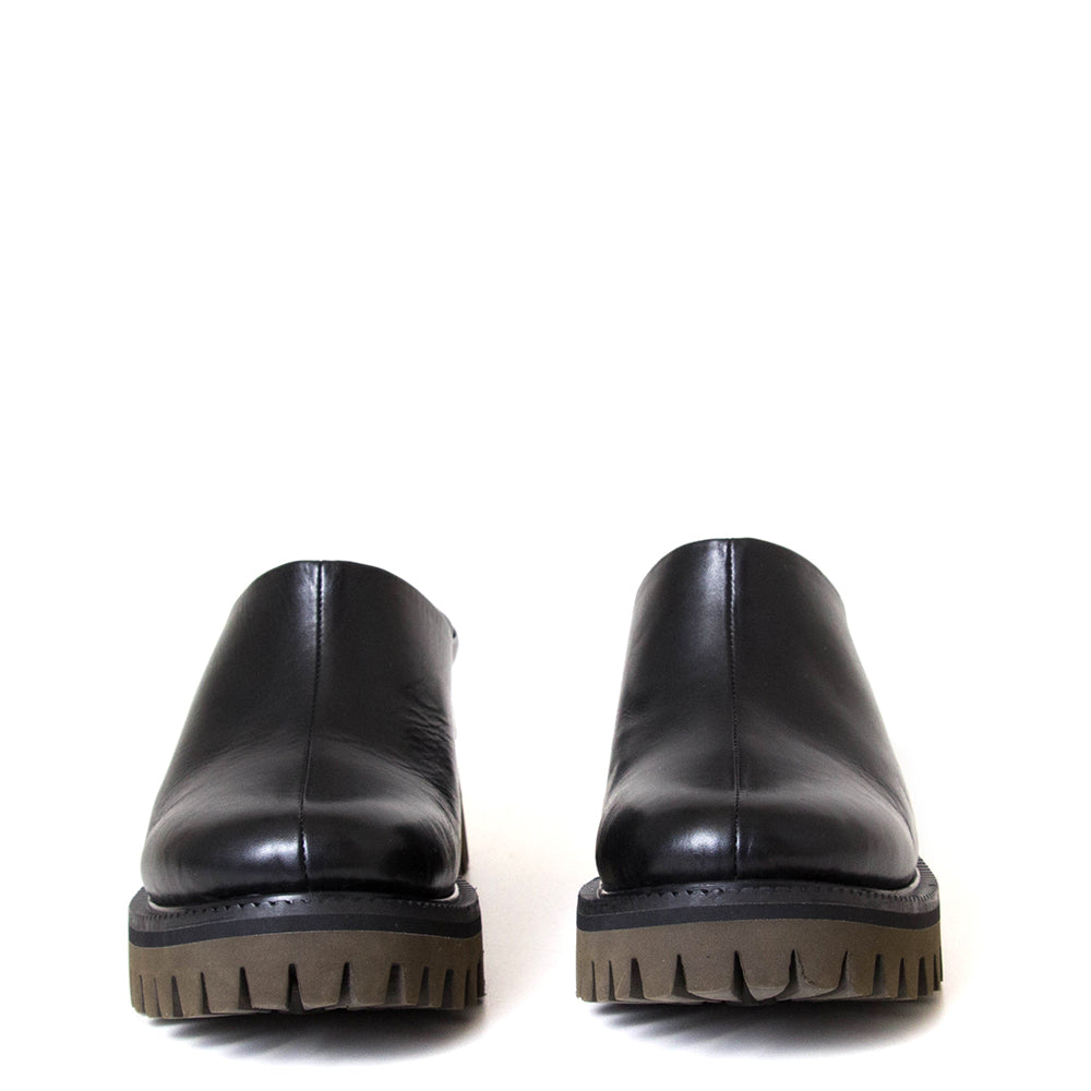 yuko imanishi + 745005 Ryu. Women's 3-inch heel black leather mule.