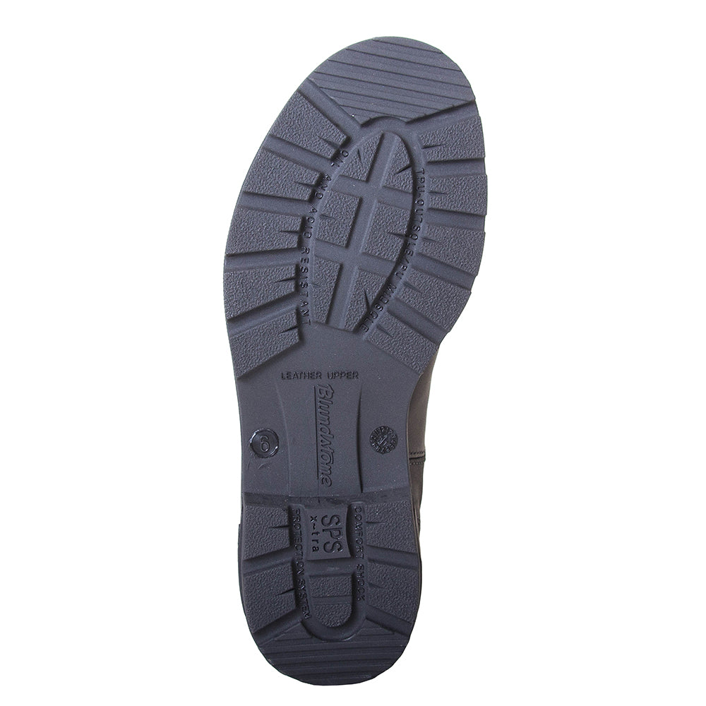Blundstone Men's 558 Chelsea Boot in Black. Build to last. Durable material, with comfortable shock absorption insole. Rubber sole. Bottom view.