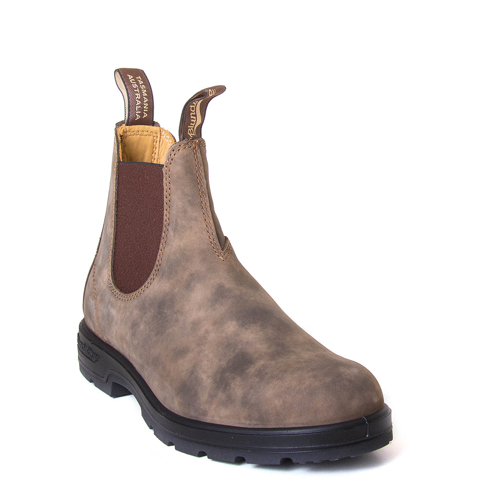 Blundstone Men's 585 Chelsea Boot in Rustic Brown. Built to last. Durable material, with comfortable shock absorption insole. Rubber sole. Front view.