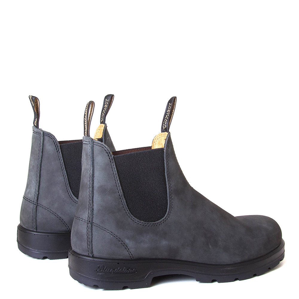 Blundstone 587. Men's 587 Chelsea boot in rustic black leather. Back pair view.