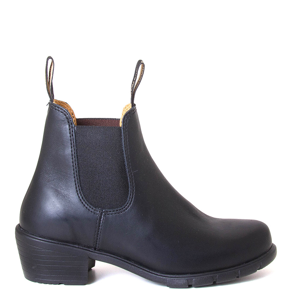 Blundstone Women's 16371 Chelsea Boot in Black. Built to last. Perfect of everyday wear. Durable material, with comfortable shock absorption insole. Rubber sole. Side view.