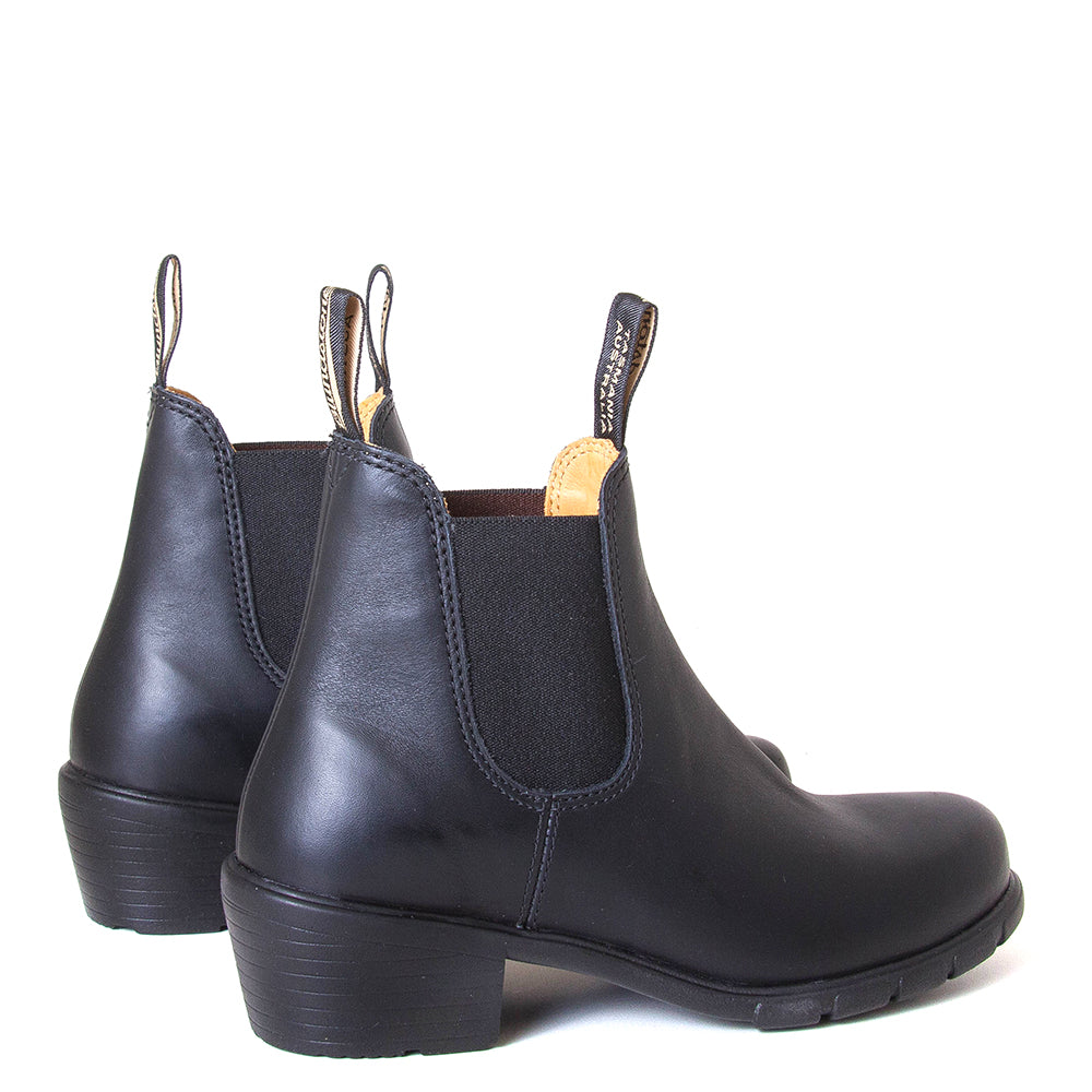 Blundstone Women's 16371 Chelsea Boot in Black. Built to last. Perfect of everyday wear. Durable material, with comfortable shock absorption insole. Rubber sole. Back pair view.