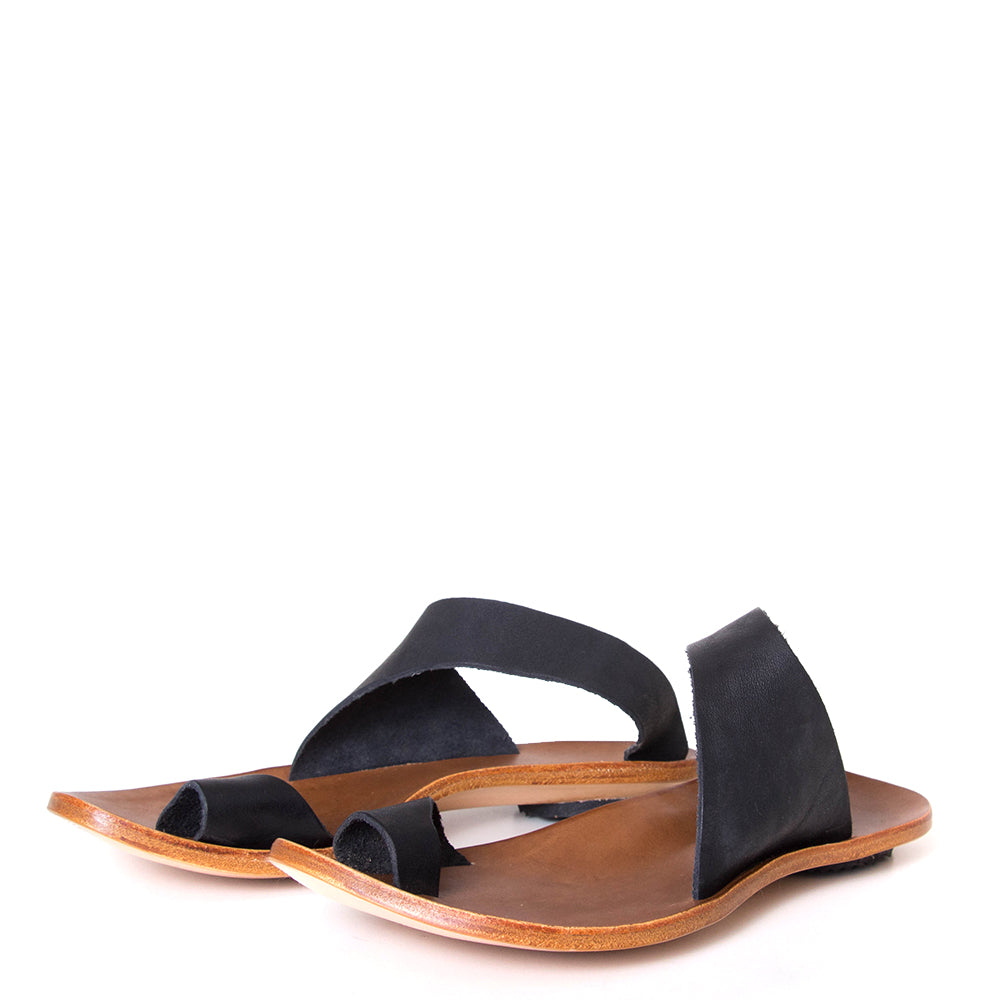 Cydwoq Thong , Hillary Sandal Black leather single strap and toe ring. Made in California. 3/4 front pair view