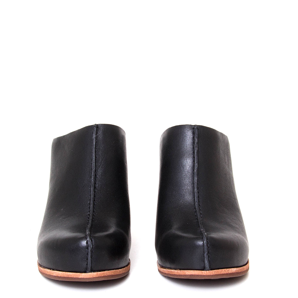 Kork-Ease K66703 Sagano. Women's 4 inch heeled mule in black leather. Front view.
