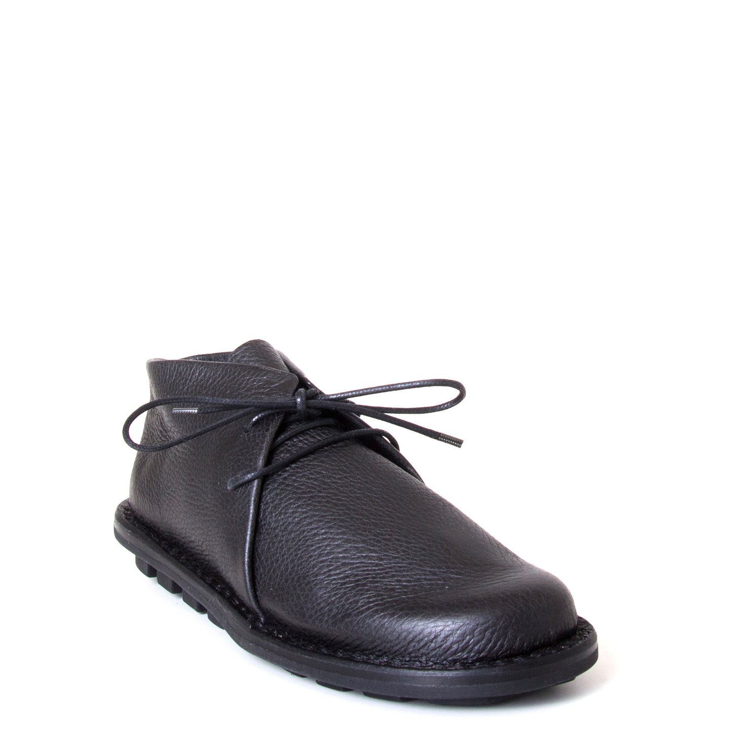 Trippen Again. Women's laced shoes in Black leather upper, flexible rubber sole, anatomical footbed for comfort. Made in Germany. Front view.