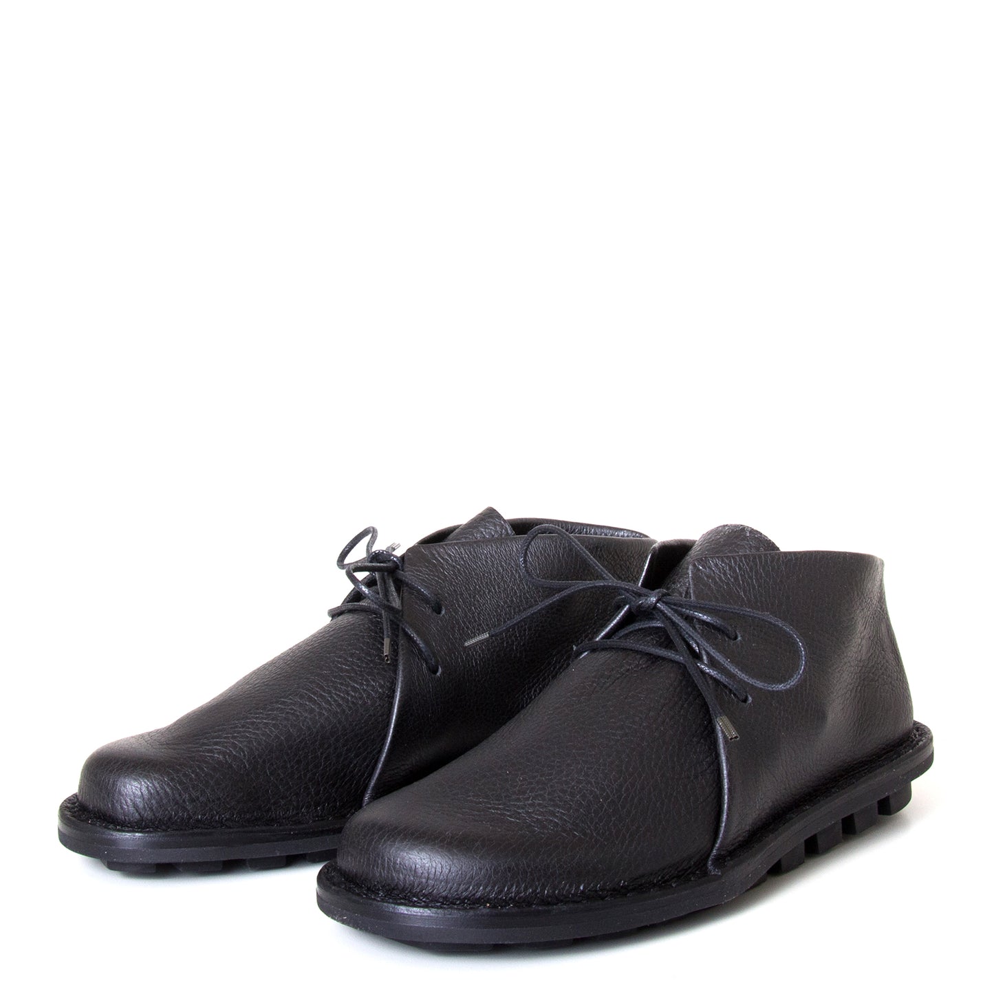 Trippen Again. Women's laced shoes in Black leather upper, flexible rubber sole, anatomical footbed for comfort. Made in Germany. Front view, pair.