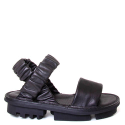 Trippen Synchron. Women's platform leather sandal in black leather. Made in Germany. Side view.