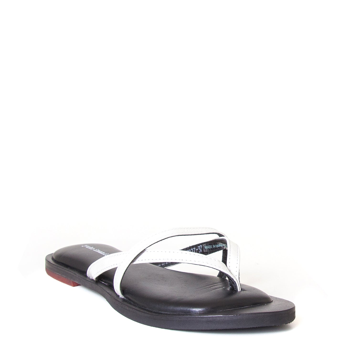 yuko imanishi + Alina. Women's sandals in Off-White patent leather, memory foam footbed for comfort. Flat heel. Front view.