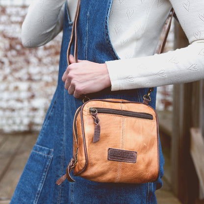 Bed Stu Capture. Women's crossbody bag in washed brown leather. Height: 6 inches // Width: 7 inches // Depth 2½ inches