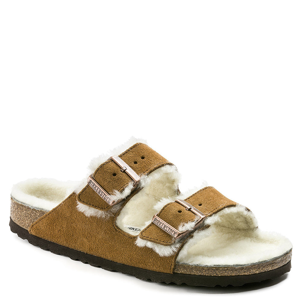Birkenstock Arizona Shearling. Unisex sandal in mink suede leather.
