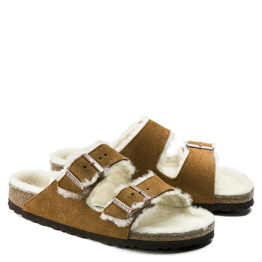 Birkenstock Arizona Shearling. Unisex sandal in mink suede leather.