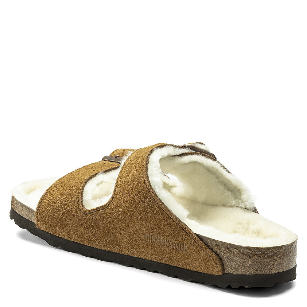 Birkenstock Arizona Shearling. Unisex sandal in mink suede leather.