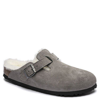 Birkenstock Boston Shearling Clog. Unisex mule in grey suede leather. 