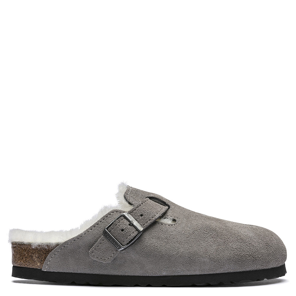 Birkenstock Boston Shearling Clog. Unisex mule in grey suede leather. 