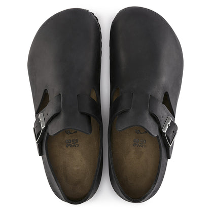 Birkenstock London. Unisex sandal shoe in black oiled leather.