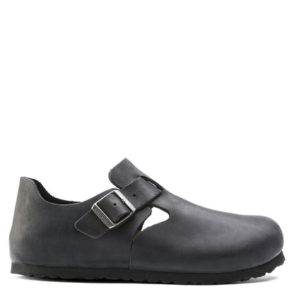 Birkenstock London. Unisex sandal shoe in black oiled leather.