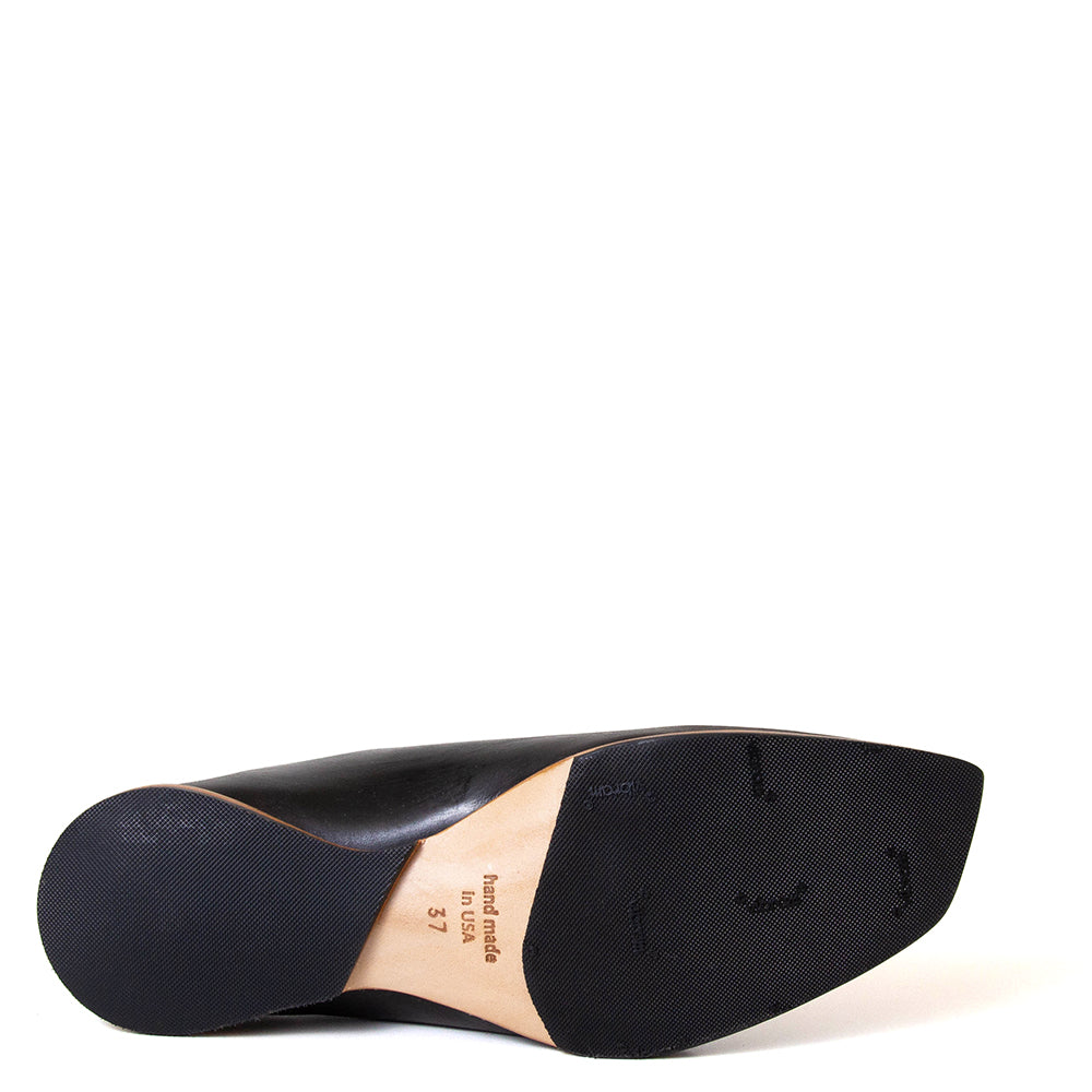 College Women's Leather Shoe