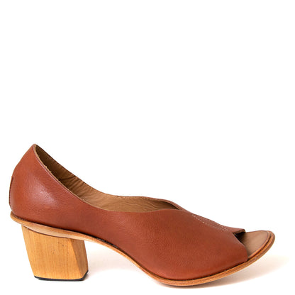 Town Women's Leather Pump