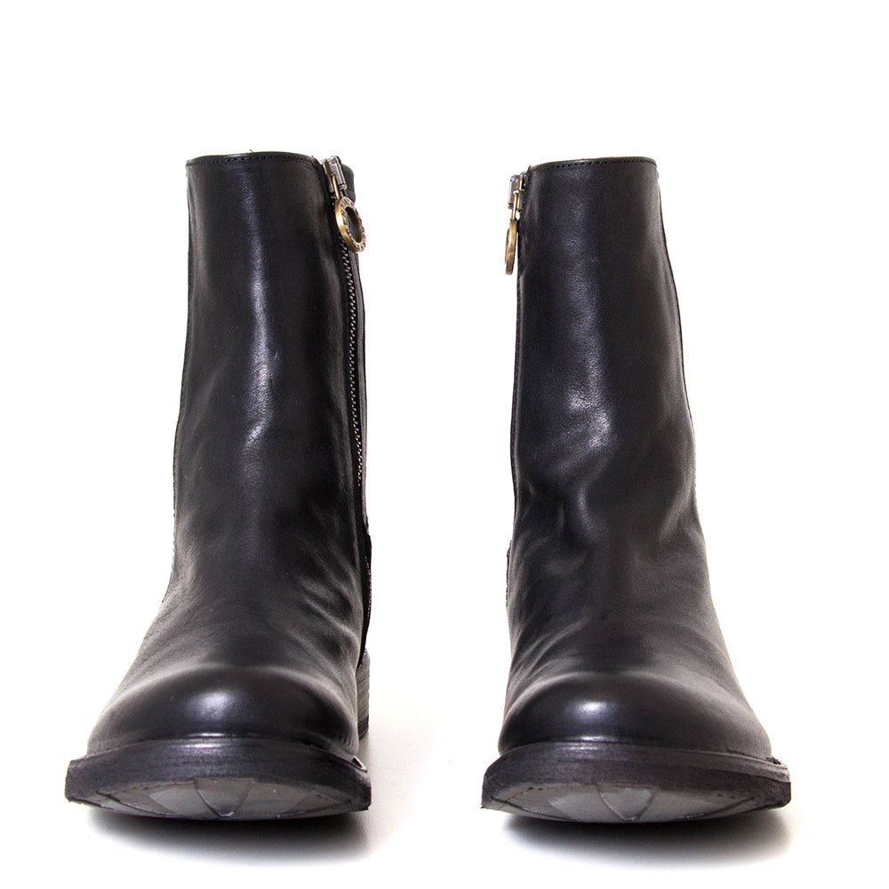 Fiorentini + Baker Ebe. Women's black leather ankle boot. Made in Italy.