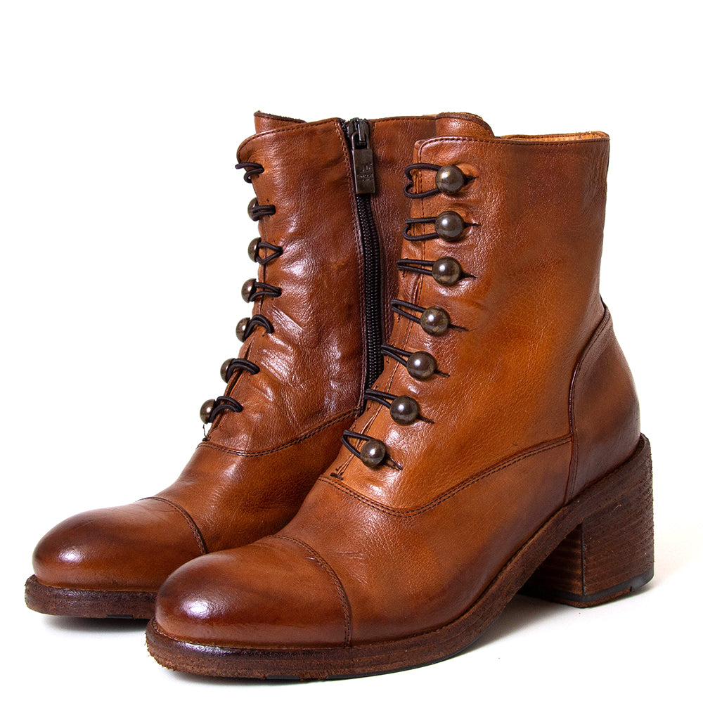 Jo Ghost ART.5291. Women's cognac leather boot with 2½-inch heel. Made in Italy. 