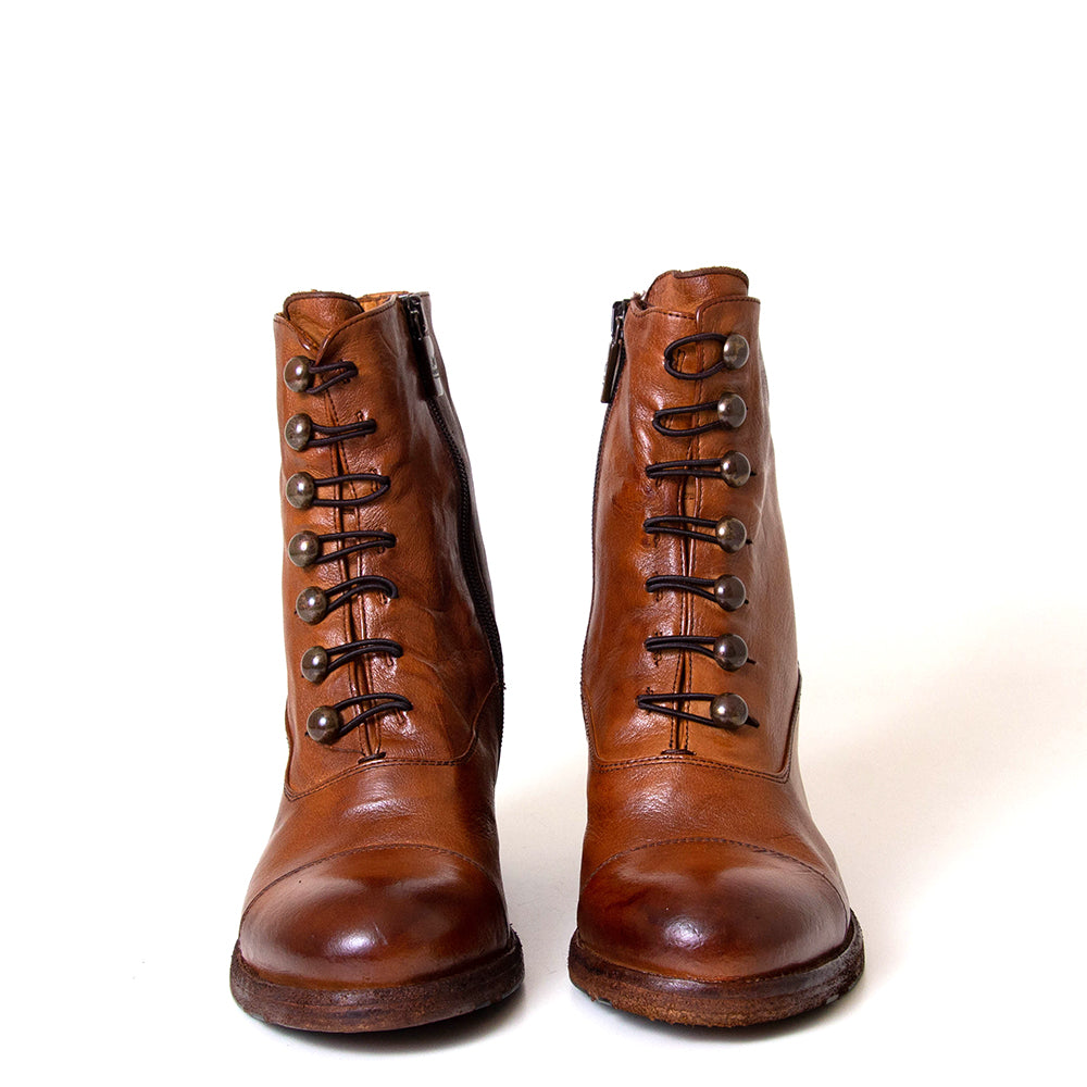 Jo Ghost ART.5291. Women's cognac leather boot with 2½-inch heel. Made in Italy. 