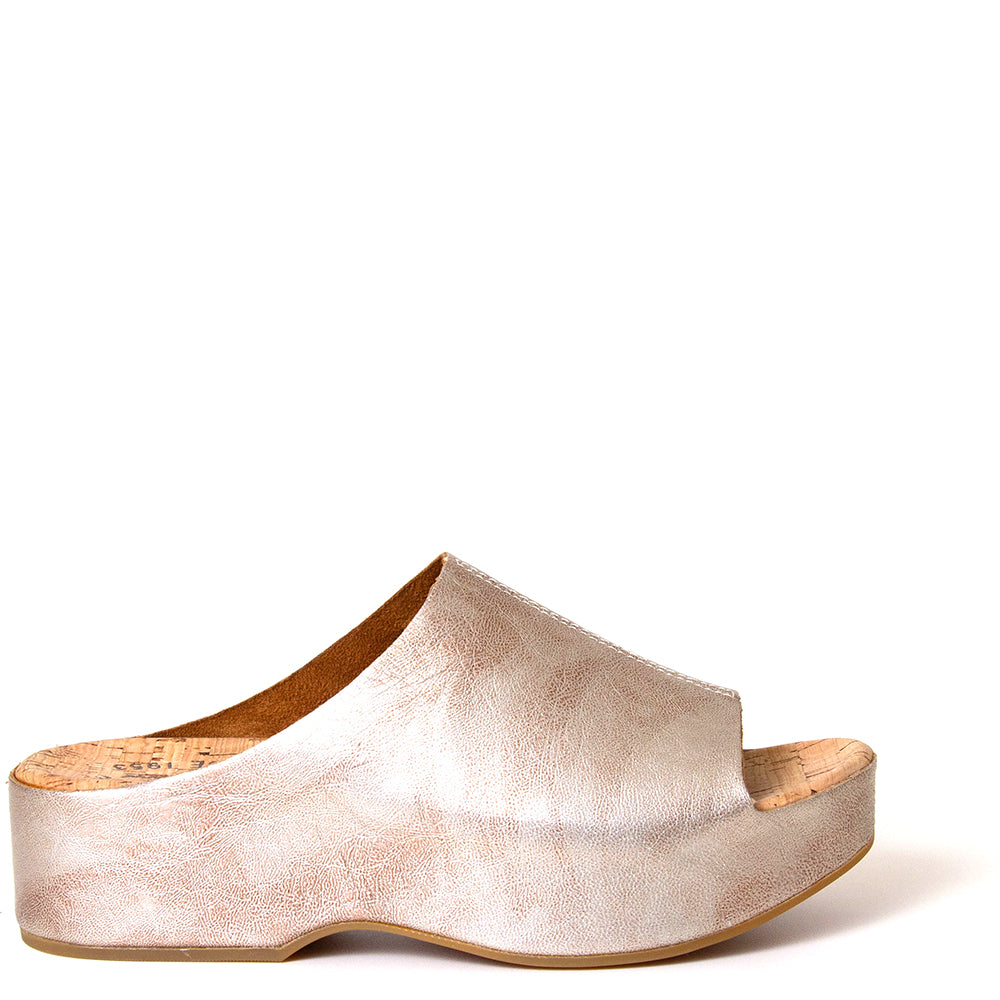 KorkEase Yazmin in Light Gold Panna Cotta Mettalic Bulo