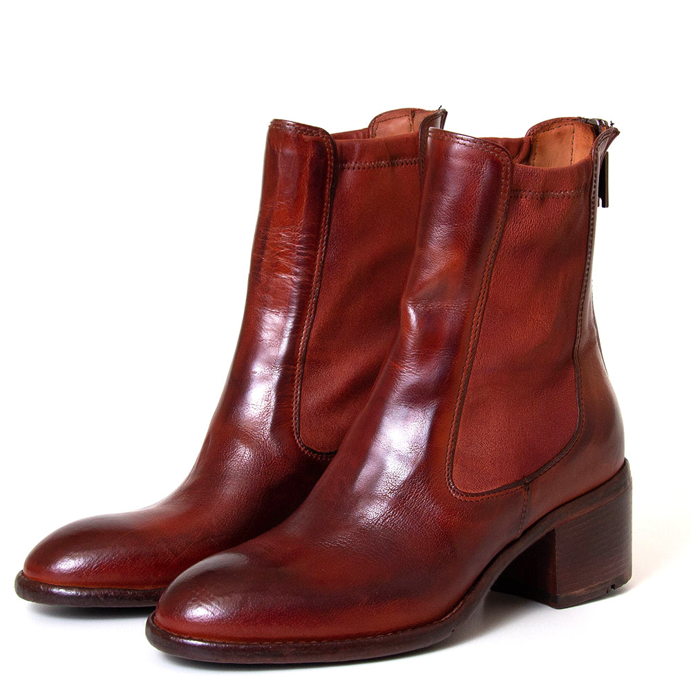 Lemargo Ap06a. Women's heeled ankle boot in copper leather. Made in Italy. 