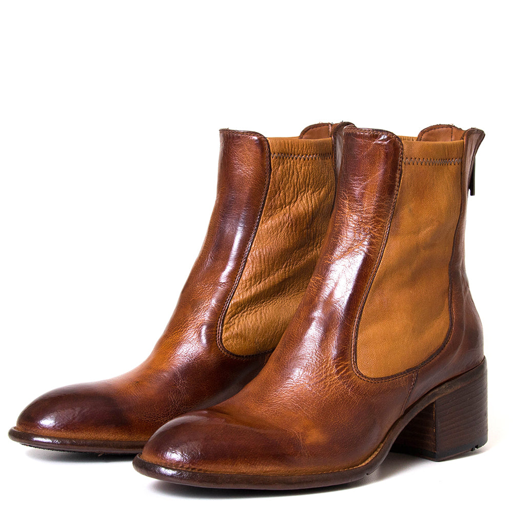 Lemargo Ap06a. Women's heeled ankle boot in cognac leather. Made in Italy. 