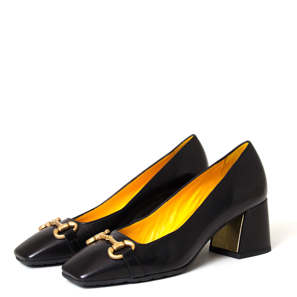 Mara Bini Zaira T236. Women's 2¼ inch heel black leather pump.