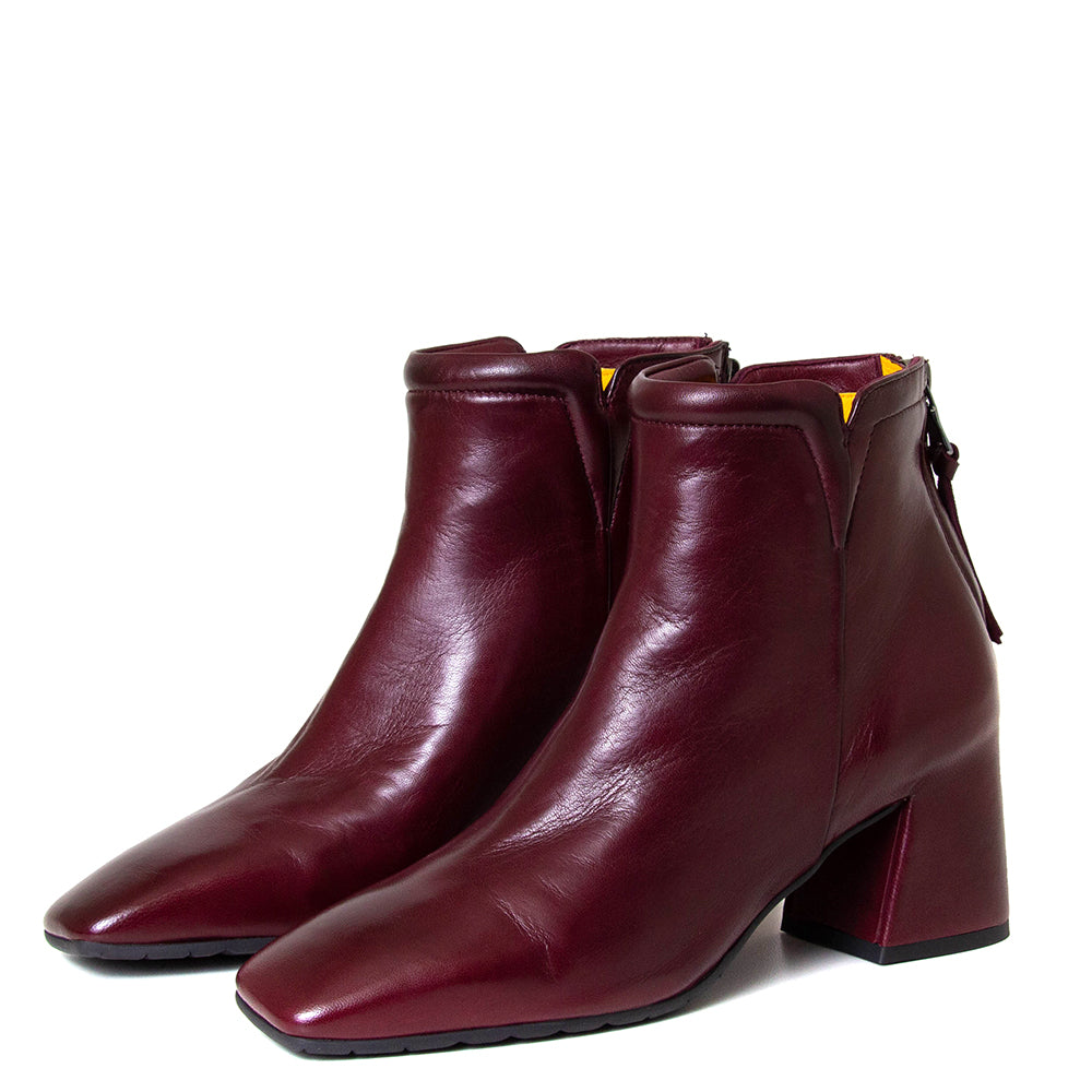 Mara Bini Zaira TR T244. Women's 2¼ inch heel wine leather boot. 