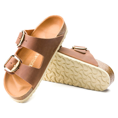 Birkenstock Arizona Big Buckle. Unisex sandal in cognac suede leather.