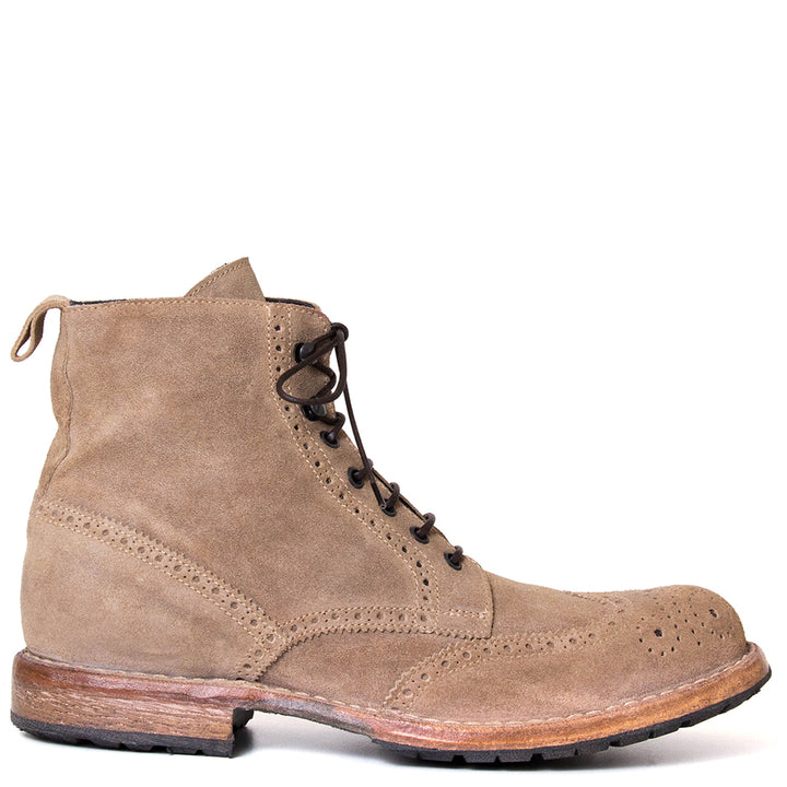 Moma 51307B-SA Brixim. Men's brogue boot in sandy suede leather. Side view.