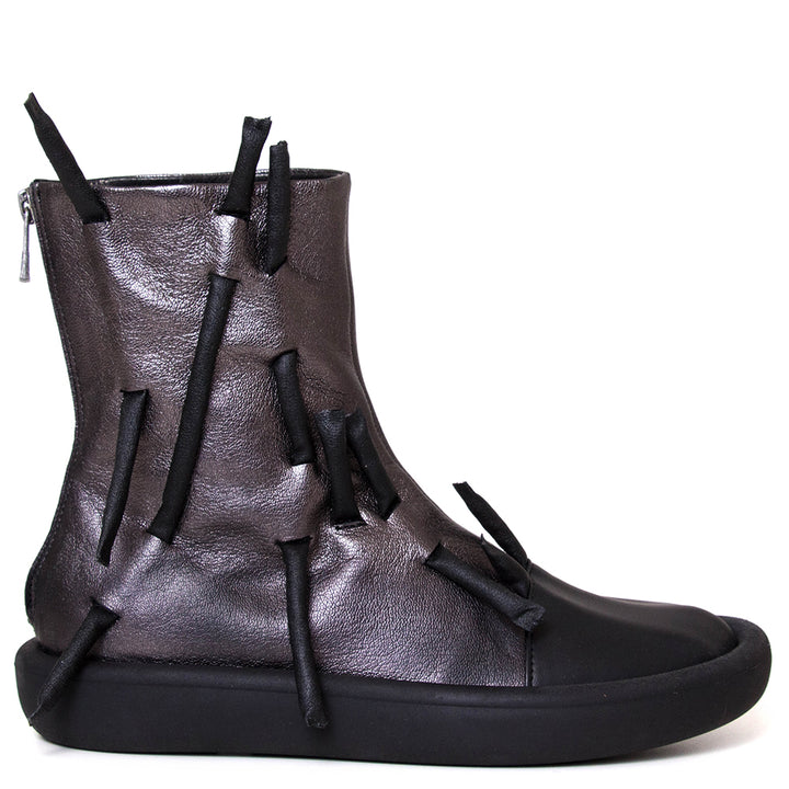 Papucei Artemis. Women's ankle boot in dark silver Romania leather. Side view.