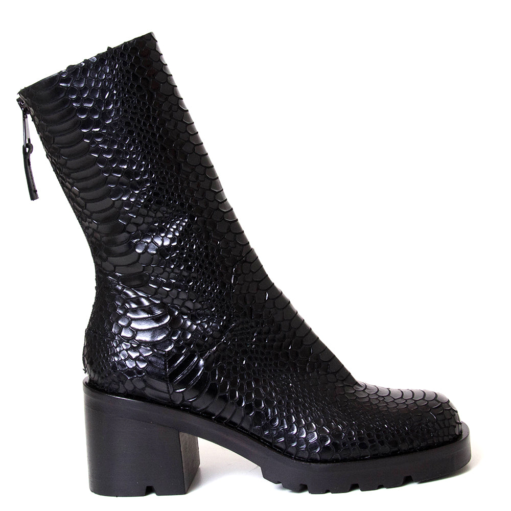 Strategia A5473-T. Women's 2⅞ inch heel black leather boot. Made in Italy.