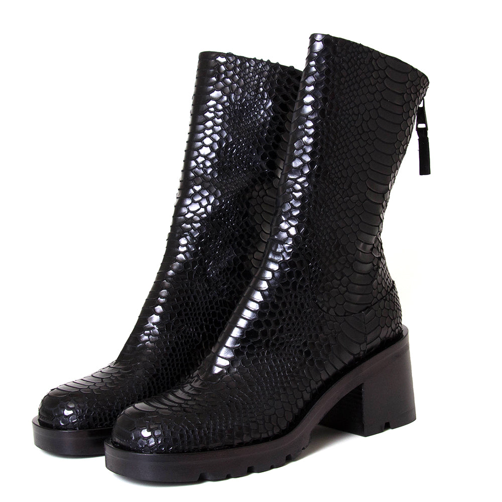 Strategia A5473-T. Women's 2⅞ inch heel black leather boot. Made in Italy.