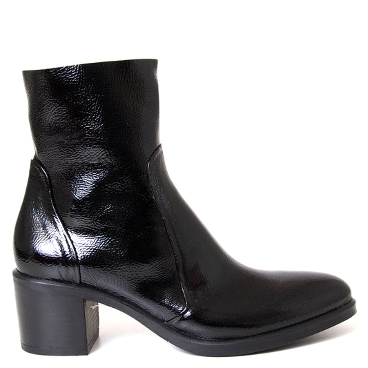 Strategia A5544-T. Women's 2¼ inch heel black leather boot. Made in Italy.